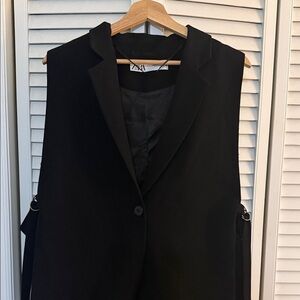 Zara Black Sleeveless open sided Vest